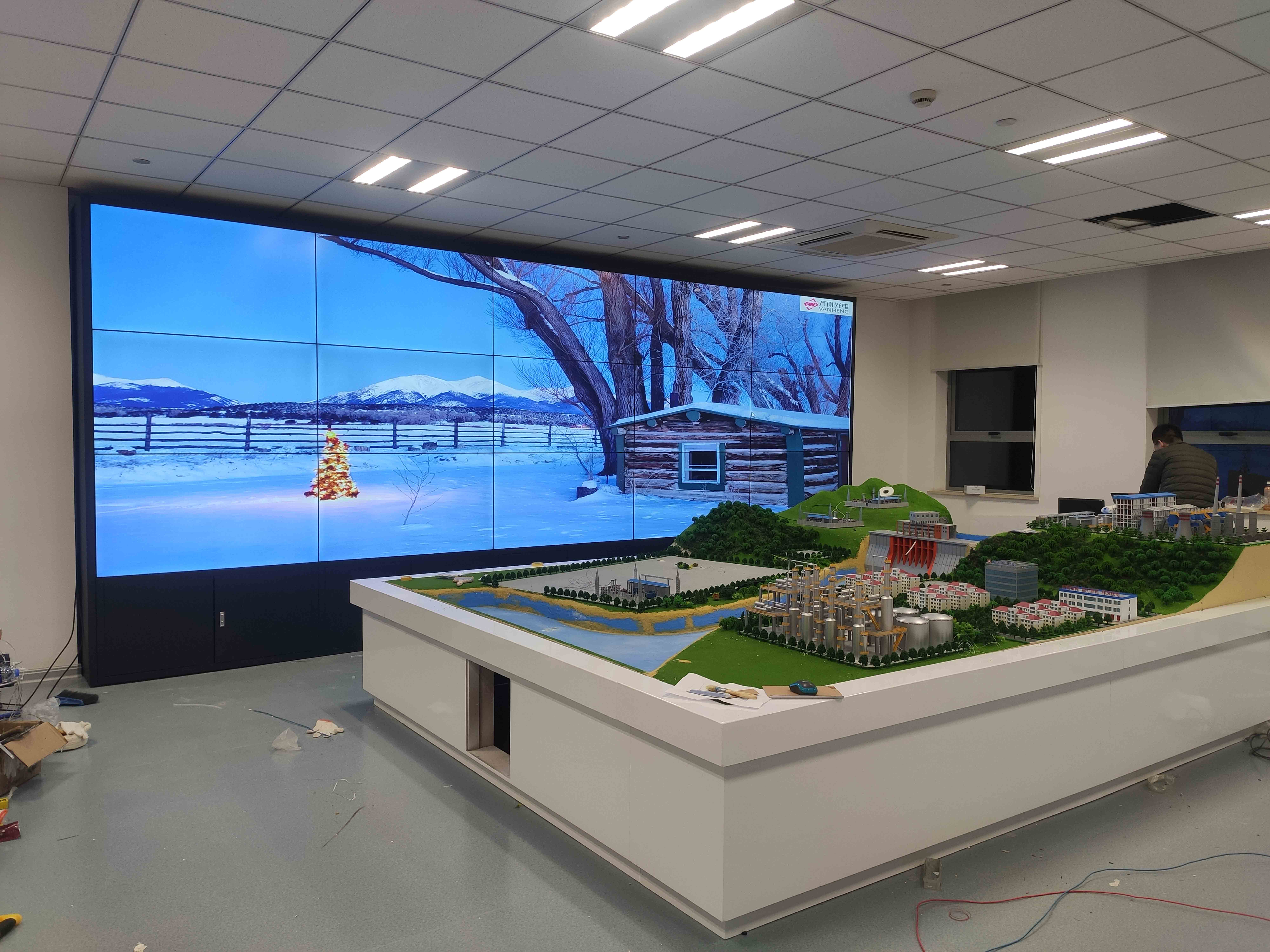 《高顯通案例分享》萬(wàn)衡光電拼接屏與政府單位專題十七